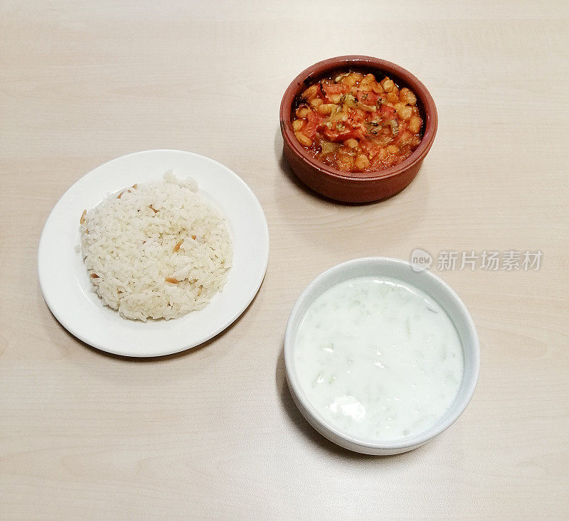 土耳其烤豆配米饭肉饭/肉饭/库鲁法苏里